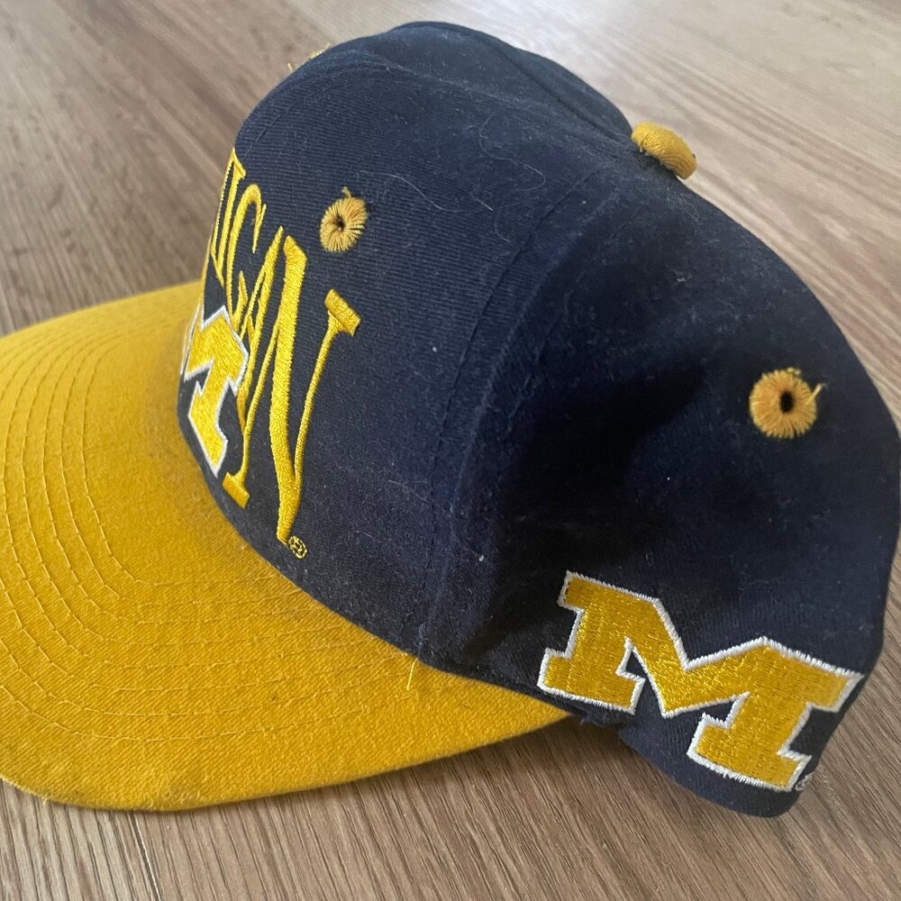 U of M vintage deadstock snapback